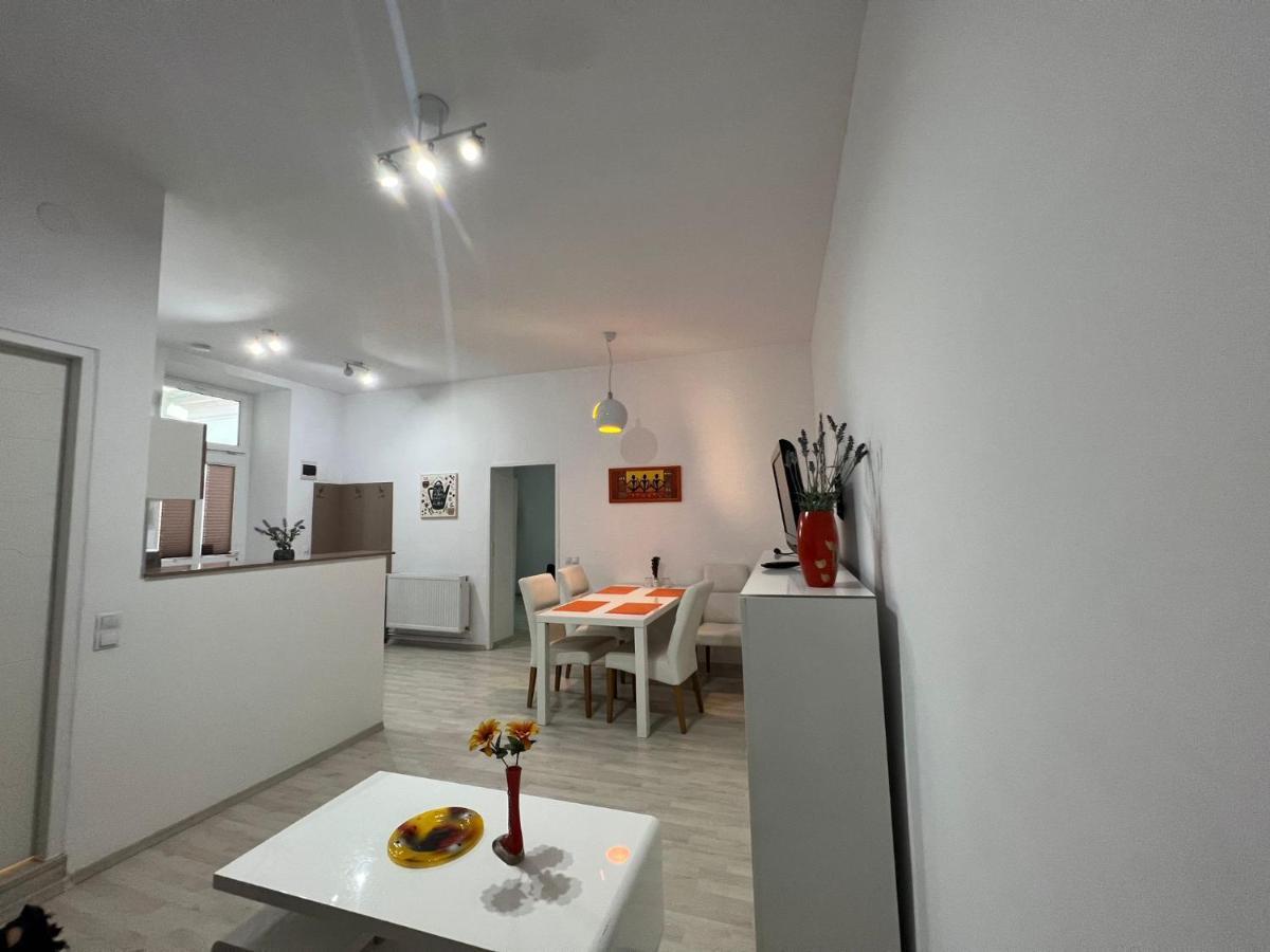Apartament Teodora Sibiu Apartment ภายนอก รูปภาพ